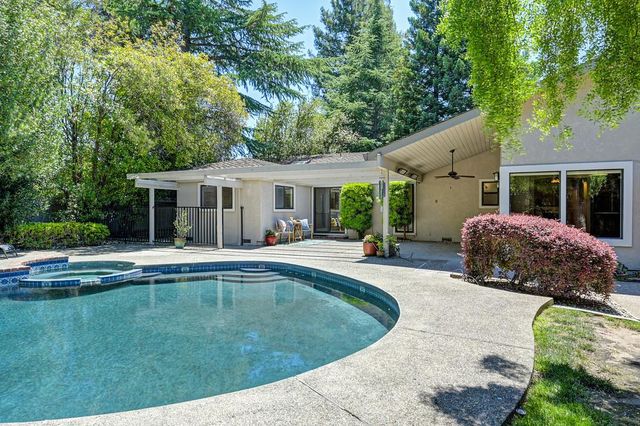 5014 Primrose Dr, Fair Oaks, CA 95628
