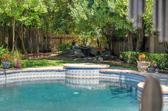 5014 Primrose Dr, Fair Oaks, CA 95628
