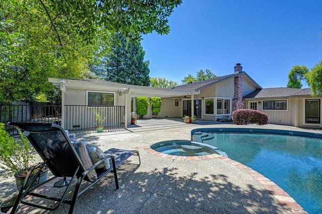 5014 Primrose Dr, Fair Oaks, CA 95628