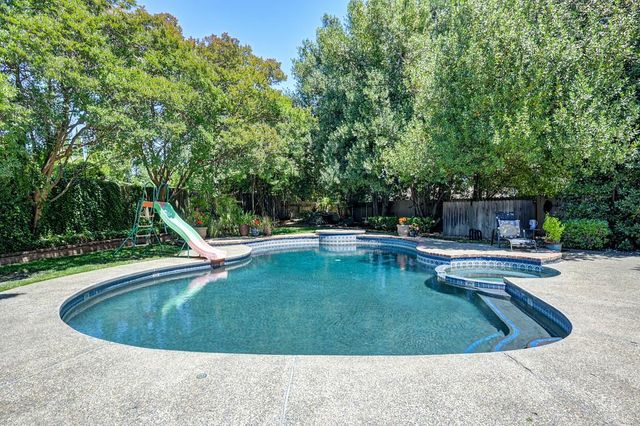 5014 Primrose Dr, Fair Oaks, CA 95628