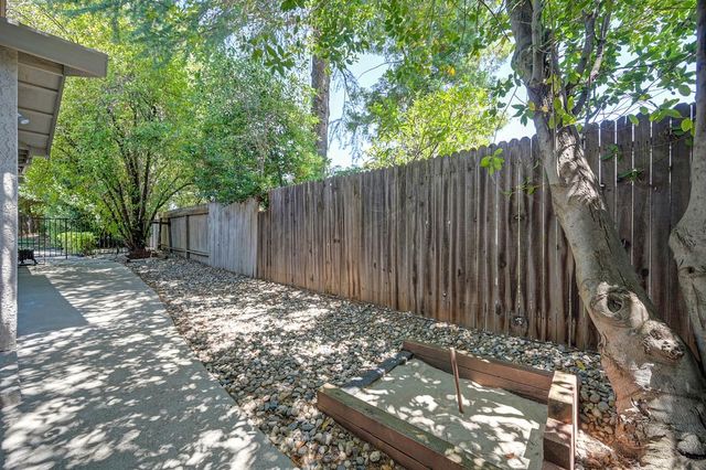 5014 Primrose Dr, Fair Oaks, CA 95628