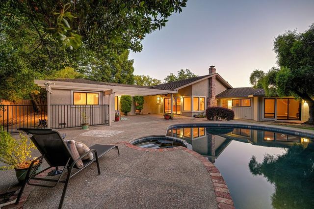 5014 Primrose Dr, Fair Oaks, CA 95628