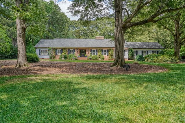 301 Dunbarton Court, Spartanburg, SC 29307