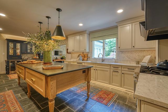 301 Dunbarton Court, Spartanburg, SC 29307