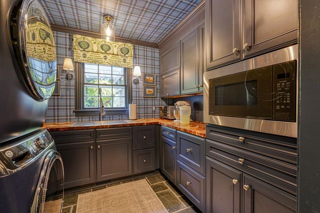 301 Dunbarton Court, Spartanburg, SC 29307