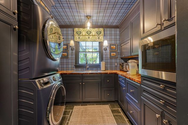 301 Dunbarton Court, Spartanburg, SC 29307
