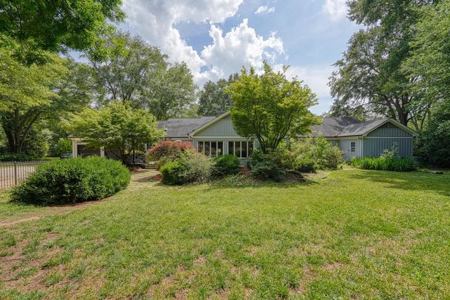 301 Dunbarton Court, Spartanburg, SC 29307