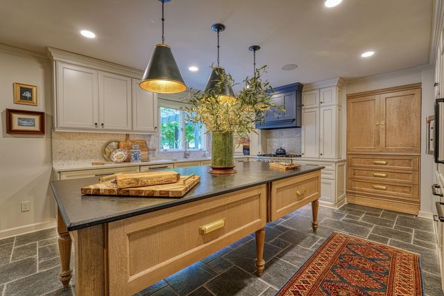 301 Dunbarton Court, Spartanburg, SC 29307