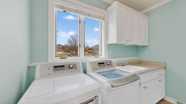 4823 Scenic Oak Drive SW, Rochester, MN 55902