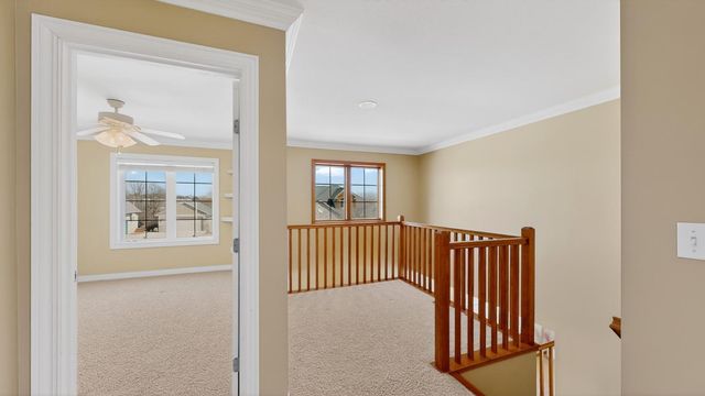 4823 Scenic Oak Drive SW, Rochester, MN 55902