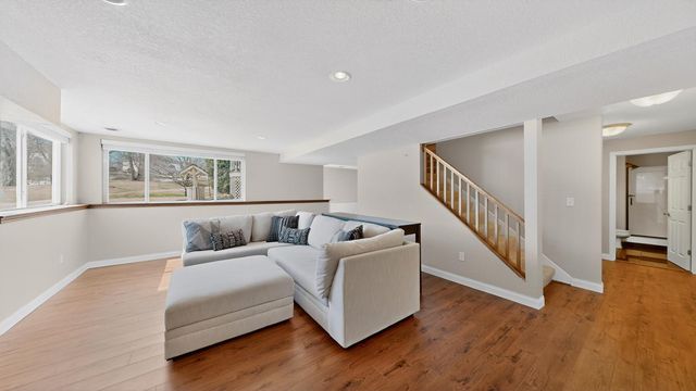 4823 Scenic Oak Drive SW, Rochester, MN 55902
