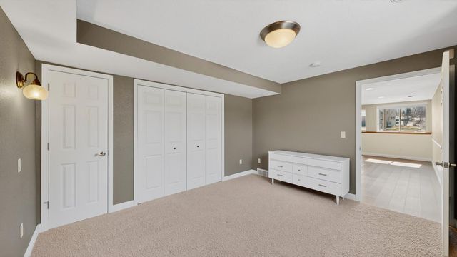 4823 Scenic Oak Drive SW, Rochester, MN 55902