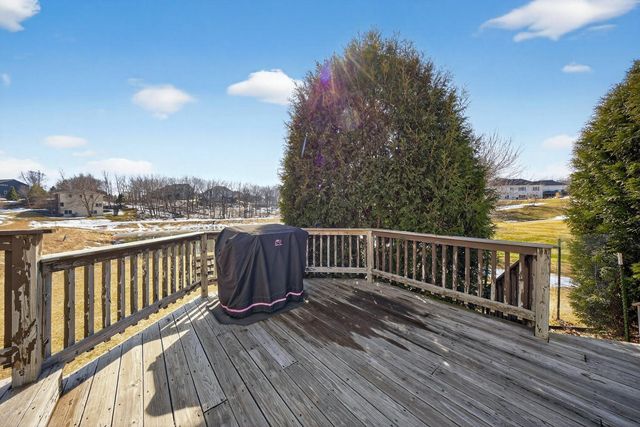 4823 Scenic Oak Drive SW, Rochester, MN 55902