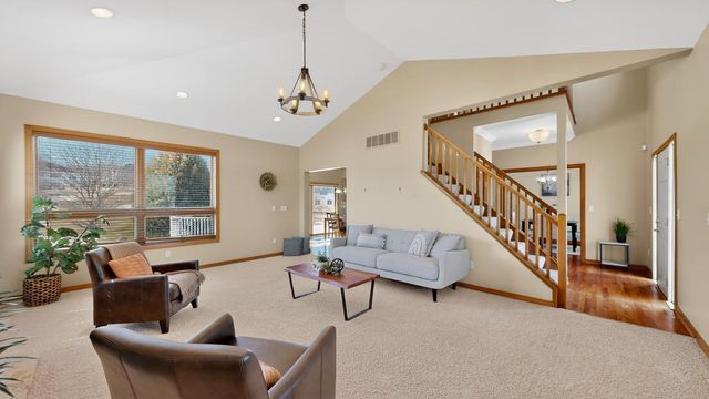 4823 Scenic Oak Drive SW, Rochester, MN 55902