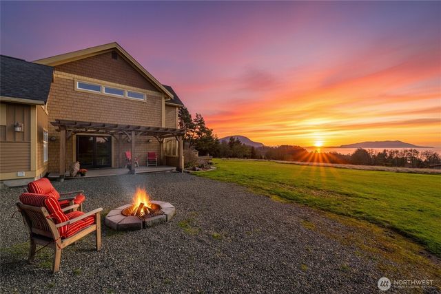 4065 Sunny Hill Lane, Lummi Island, WA 98262