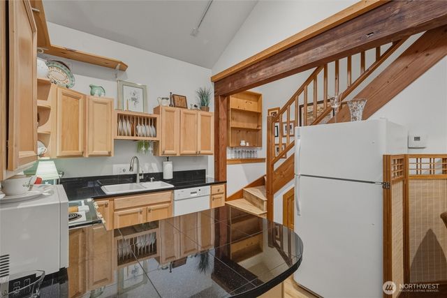 4065 Sunny Hill Lane, Lummi Island, WA 98262