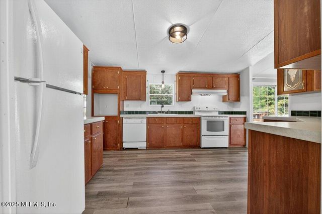 9899 BARBER Loop, Macclenny, FL 32063