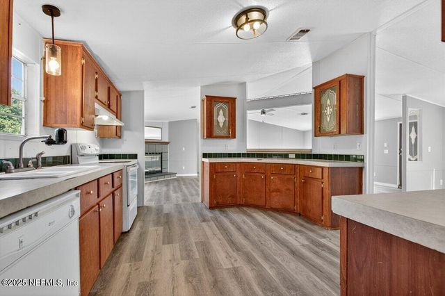 9899 BARBER Loop, Macclenny, FL 32063