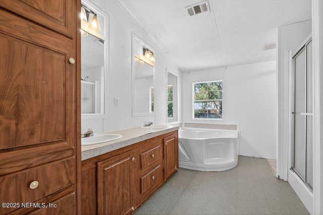 9899 BARBER Loop, Macclenny, FL 32063