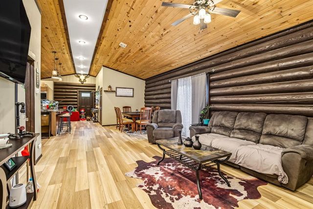 20515 105th Avenue, Cadott, WI 54727