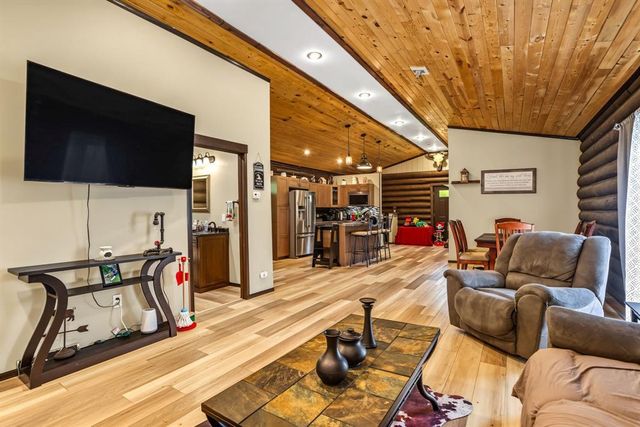 20515 105th Avenue, Cadott, WI 54727