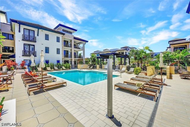 1135 3rd AVE S 319, Naples, FL 34102