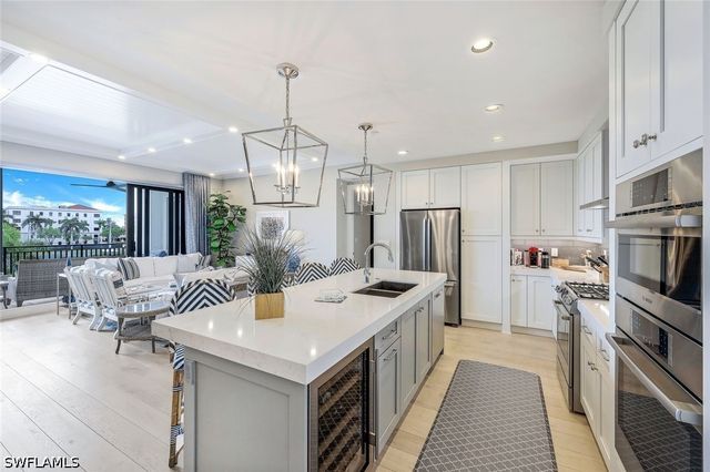 1135 3rd AVE S 319, Naples, FL 34102