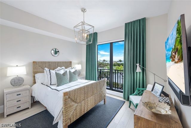 1135 3rd AVE S 319, Naples, FL 34102
