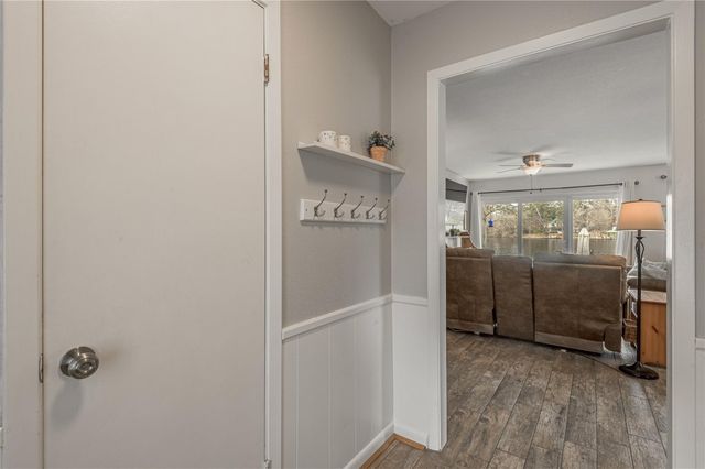 202 Sunset Lake Road, Huntsville, TX 77340