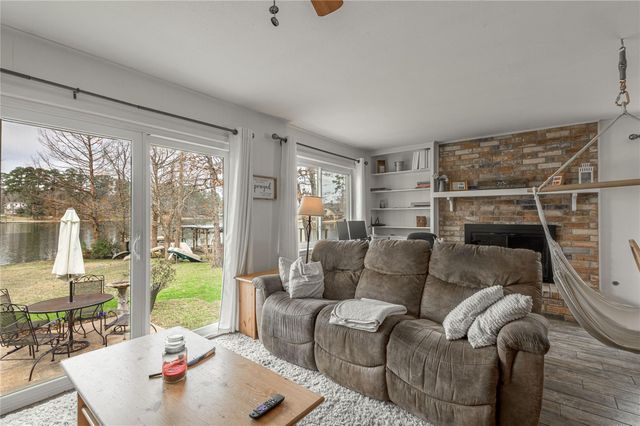 202 Sunset Lake Road, Huntsville, TX 77340