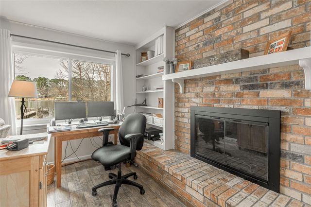 202 Sunset Lake Road, Huntsville, TX 77340