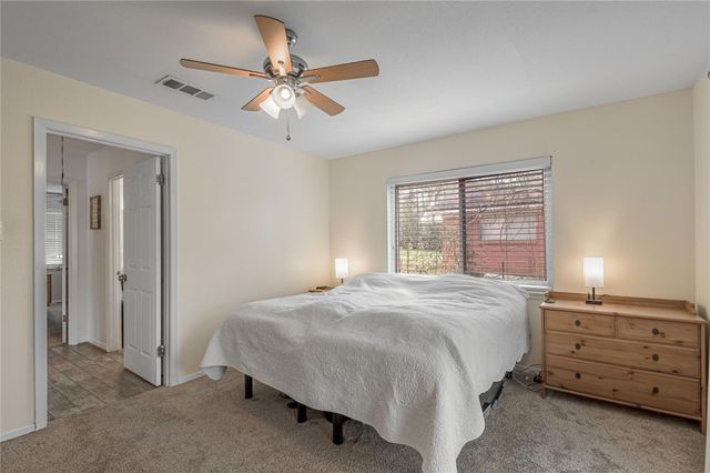 202 Sunset Lake Road, Huntsville, TX 77340