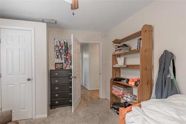 202 Sunset Lake Road, Huntsville, TX 77340