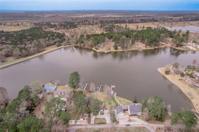 202 Sunset Lake Road, Huntsville, TX 77340