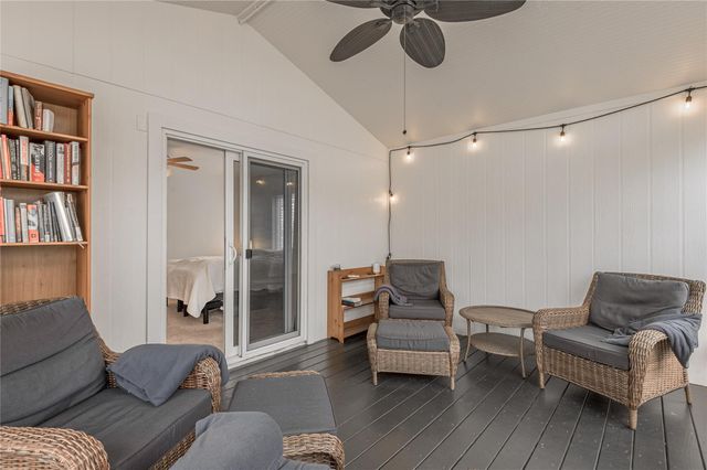 202 Sunset Lake Road, Huntsville, TX 77340