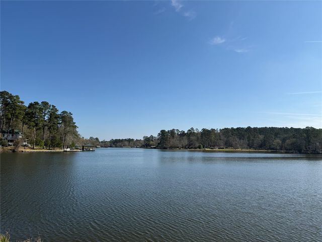 202 Sunset Lake Road, Huntsville, TX 77340