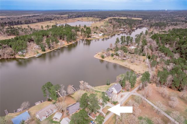 202 Sunset Lake Road, Huntsville, TX 77340