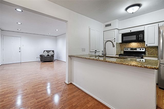 5808 Sandhurst Lane B, Dallas, TX 75206