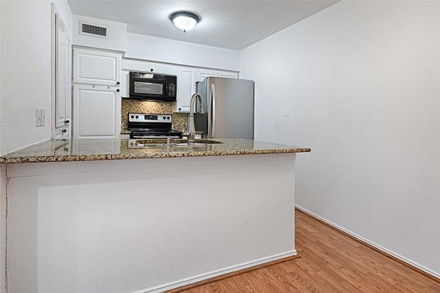 5808 Sandhurst Lane B, Dallas, TX 75206