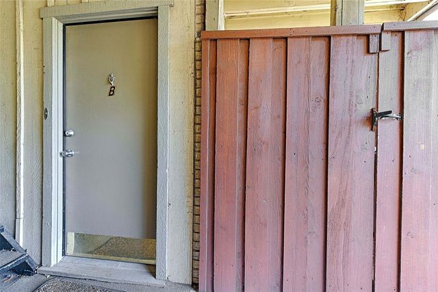 5808 Sandhurst Lane B, Dallas, TX 75206