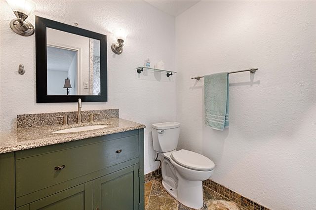 5808 Sandhurst Lane B, Dallas, TX 75206