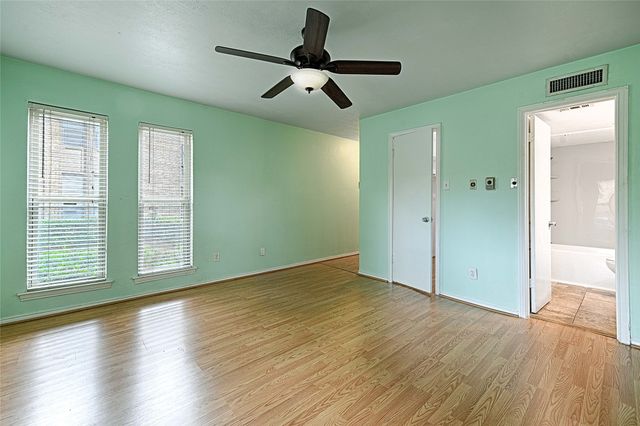 5808 Sandhurst Lane B, Dallas, TX 75206