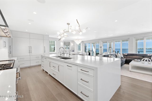 948 Lagoon Lane S, Mantoloking, NJ 08738