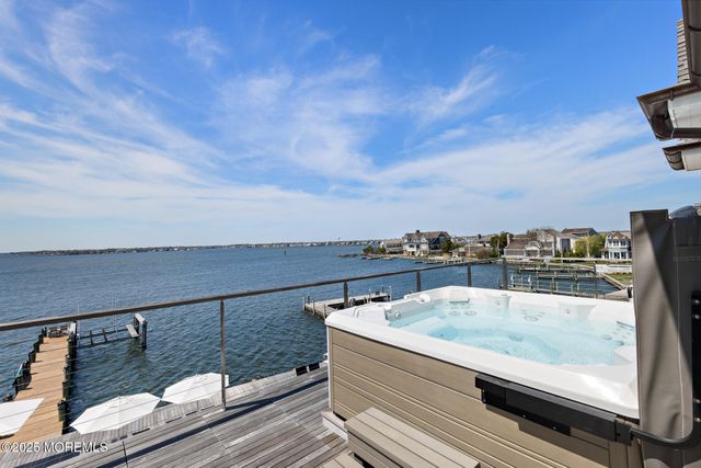 948 Lagoon Lane S, Mantoloking, NJ 08738