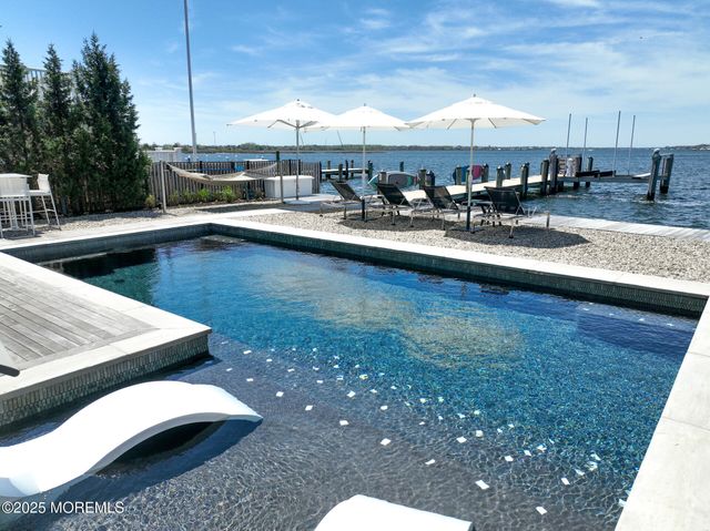 948 Lagoon Lane S, Mantoloking, NJ 08738