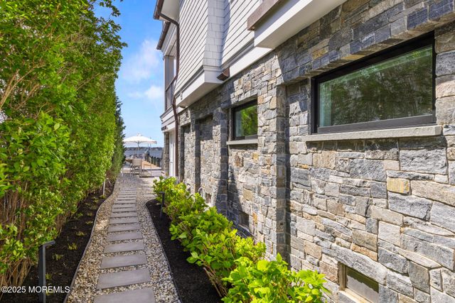 948 Lagoon Lane S, Mantoloking, NJ 08738