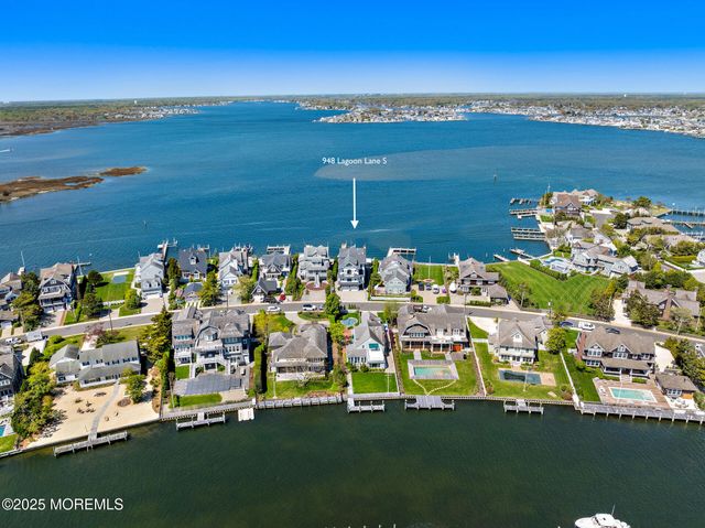 948 Lagoon Lane S, Mantoloking, NJ 08738