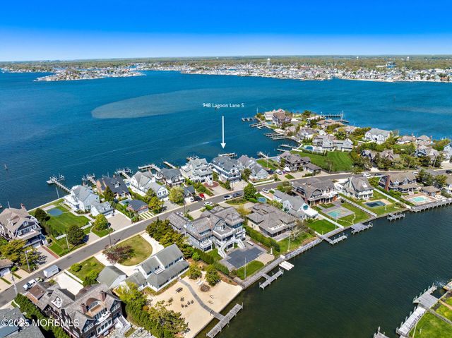 948 Lagoon Lane S, Mantoloking, NJ 08738