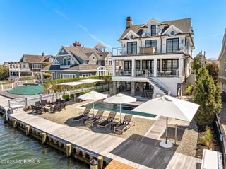 948 Lagoon Lane S, Mantoloking, NJ 08738