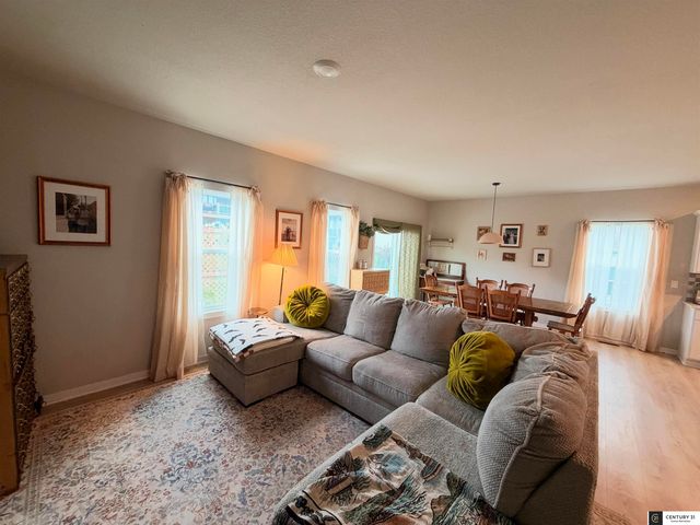 11005 S 176th Street, Omaha, NE 68136